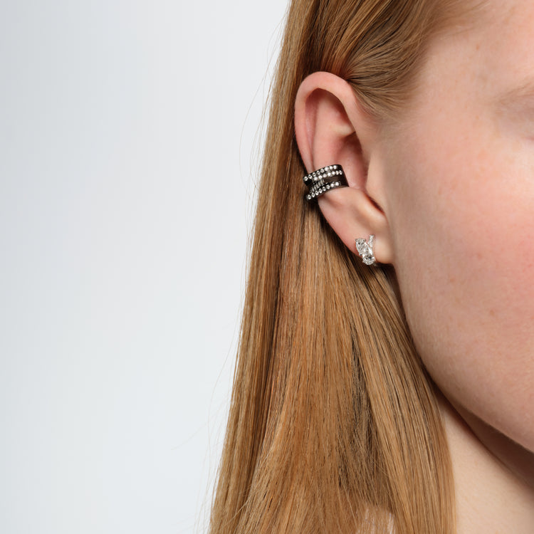 Serti sur Vide earring set with 2 diamonds