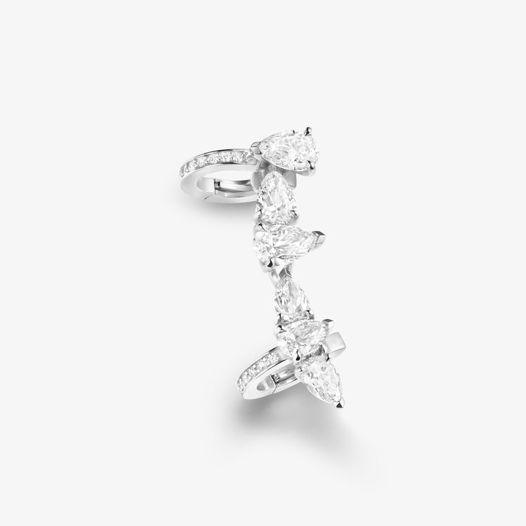 세르티 수르 비드 6개의 페어 컷 다이아몬드가 세팅된 화이트 골드 이어커프